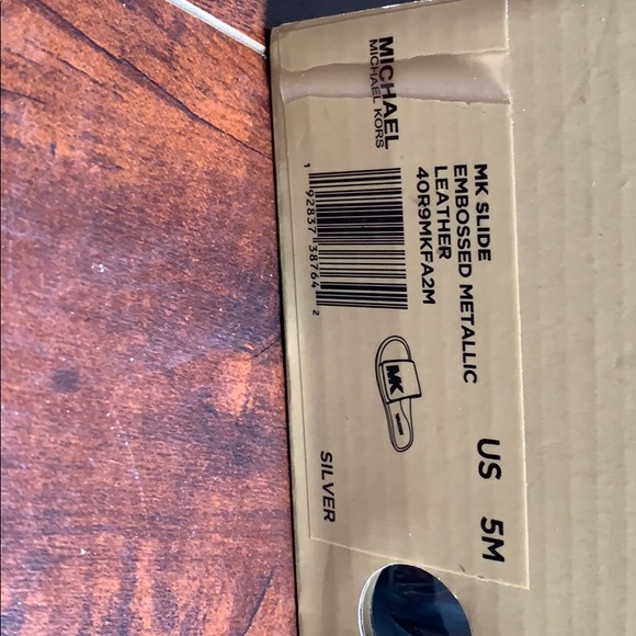 Michael kors slides - Picture 3 of 3